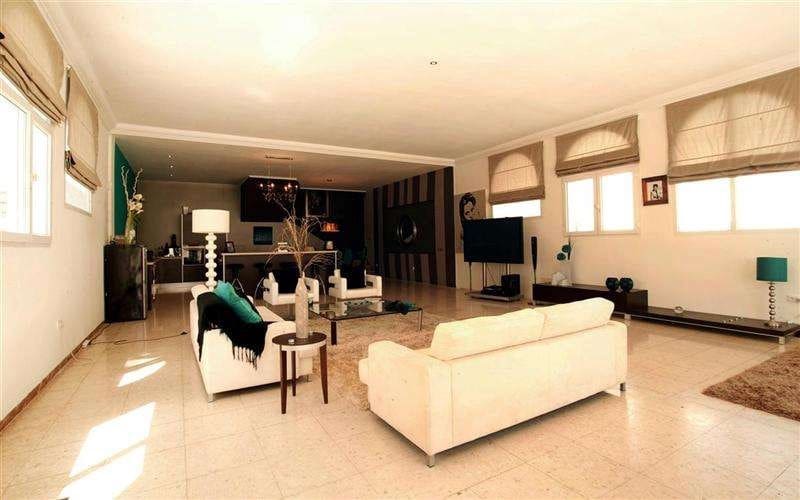 4 soveværelse Villa til salg i Marbella med swimmingpool garage - € 995.000 (Ref: 10001390)
