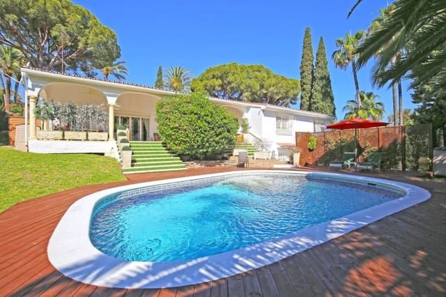 4 bedroom Villa for sale in Marbella with pool garage - € 1,045,000 (Ref: 10001393)