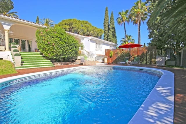 4 bedroom Villa for sale in Marbella with pool garage - € 1,045,000 (Ref: 10001393)