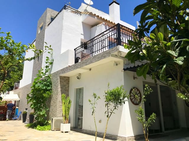 4 Zimmer Haus zu verkaufen in Marbella mit Pool Garage - 699.000 € (Ref: 10001394)