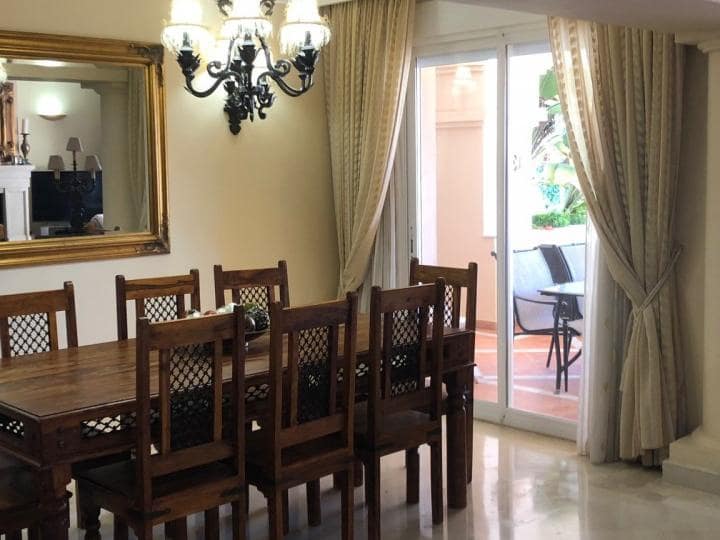 Apartamento de 3 habitaciones en Marbella en venta con piscina garaje - 970.000 € (Ref: 10001395)