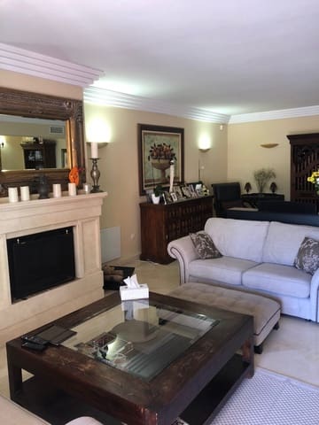 Apartamento de 3 habitaciones en Marbella en venta con piscina garaje - 970.000 € (Ref: 10001395)