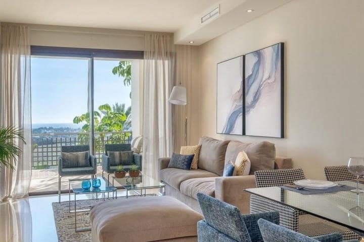 Apartamento de 2 habitaciones en Benahavís en venta con piscina garaje - 350.000 € (Ref: 10001396)