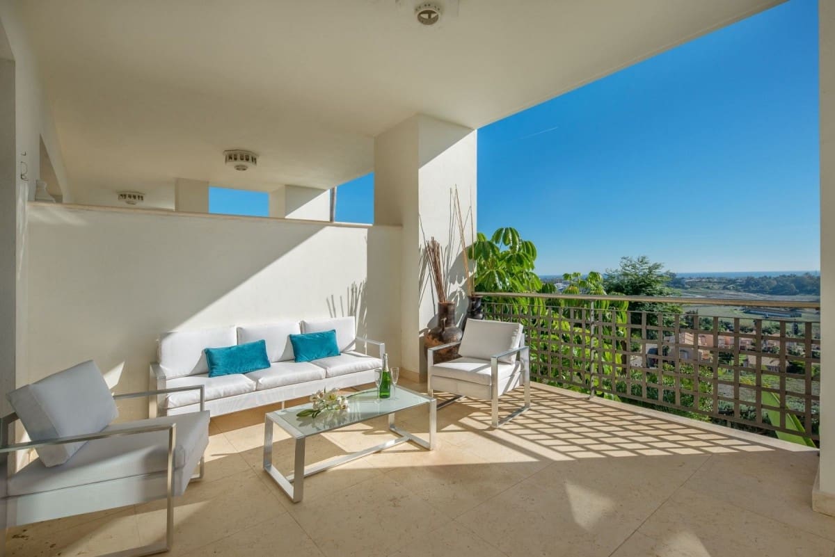 Apartamento de 2 habitaciones en Benahavís en venta con piscina garaje - 350.000 € (Ref: 10001396)