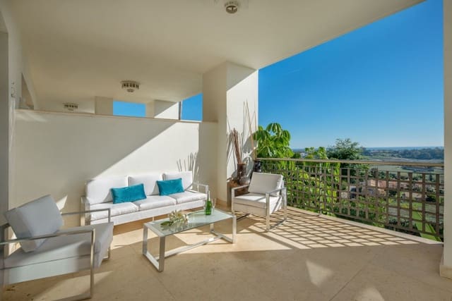 Apartamento de 2 habitaciones en Benahavís en venta con piscina garaje - 350.000 € (Ref: 10001396)