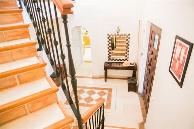 Casa de 3 habitaciones en Casares en venta con piscina garaje - 699.000 € (Ref: 10001397)