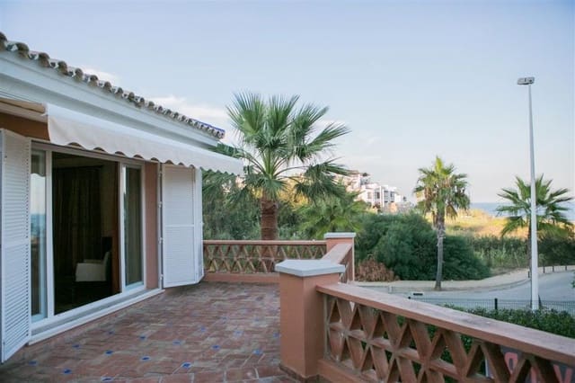 Casa de 3 habitaciones en Casares en venta con piscina garaje - 699.000 € (Ref: 10001397)