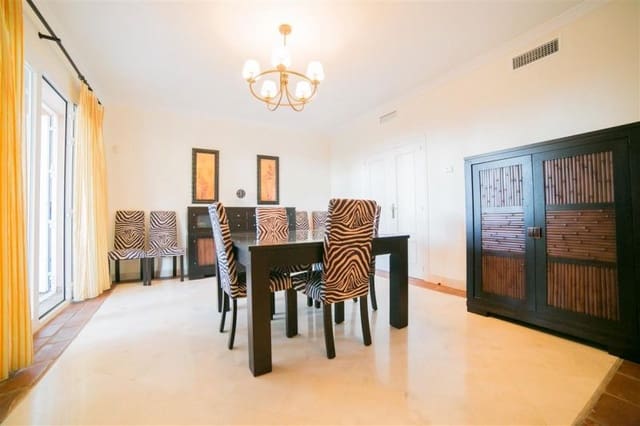 Casa de 3 habitaciones en Casares en venta con piscina garaje - 699.000 € (Ref: 10001397)