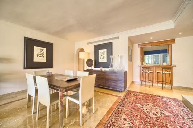 Ático de 3 habitaciones en Marbella en venta con piscina garaje - 743.000 € (Ref: 10001400)
