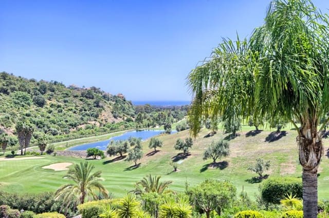 Ático de 3 habitaciones en Marbella en venta con piscina garaje - 743.000 € (Ref: 10001400)