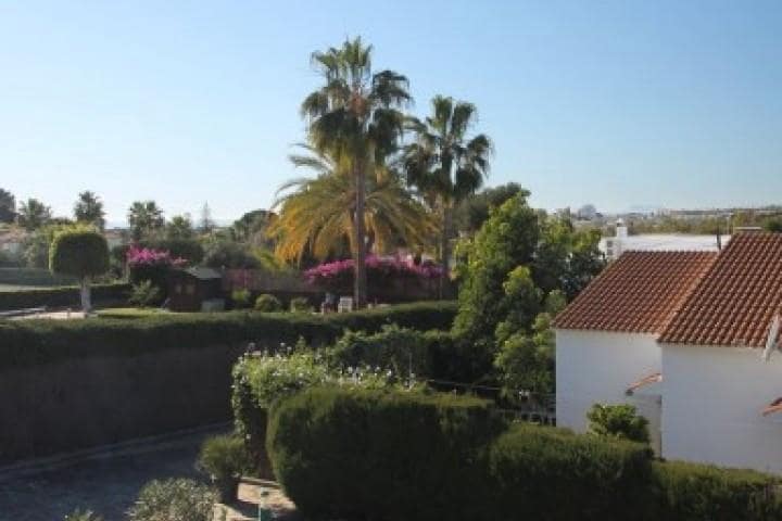 5 bedroom Villa for sale in Marbella with pool garage - € 749,000 (Ref: 10001402)
