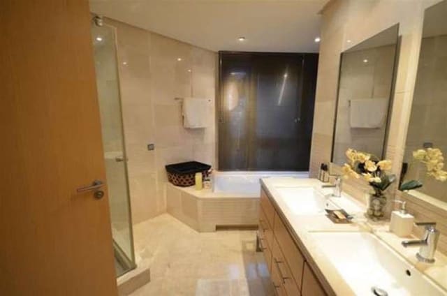 3 soverom Leilighet til salgs i Golden Mile, Marbella med svømmebasseng garasje - € 799 000 (Ref: 10001403)