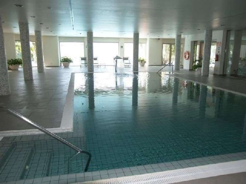 Apartamento de 3 habitaciones en Golden Mile en venta con piscina garaje - 799.000 € (Ref: 10001403)
