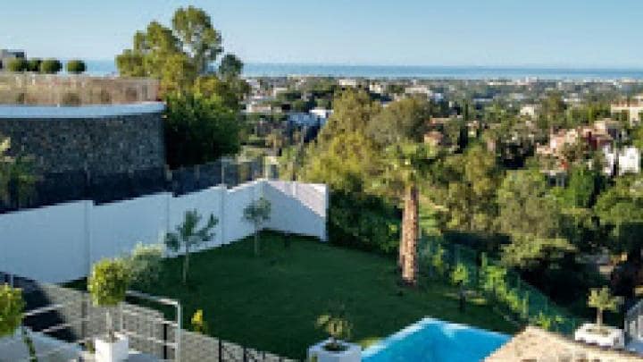 4 quarto Moradia para venda em Marbella com piscina - 1 925 000 € (Ref: 10001404)