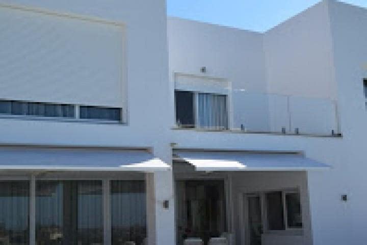 4 quarto Moradia para venda em Marbella com piscina - 1 925 000 € (Ref: 10001404)