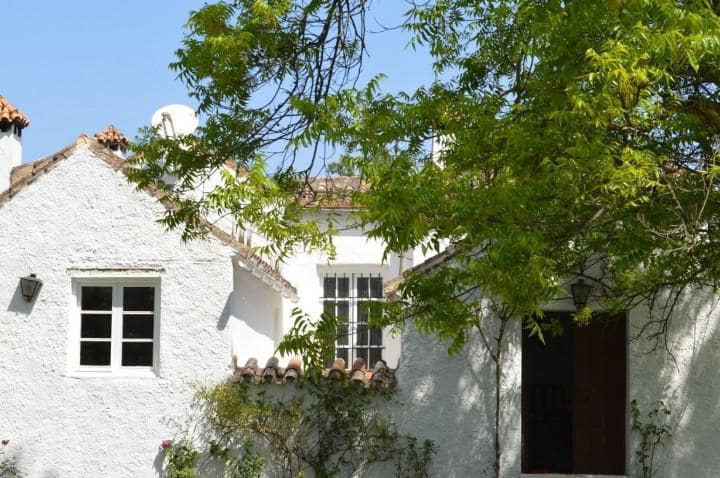 5 makuuhuone Maalaistalo myytävänä paikassa Marbella mukana uima-altaan - 720 000 € (Ref: 10001405)