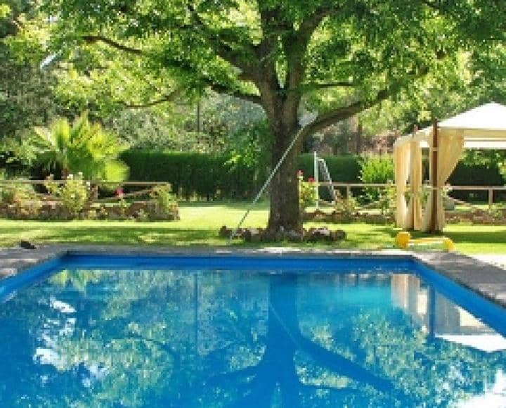 5 makuuhuone Maalaistalo myytävänä paikassa Marbella mukana uima-altaan - 720 000 € (Ref: 10001405)