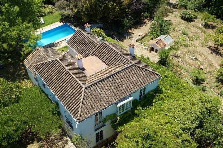 5 makuuhuone Maalaistalo myytävänä paikassa Marbella mukana uima-altaan - 720 000 € (Ref: 10001405)
