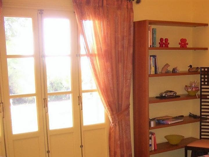4 makuuhuone Huvila myytävänä paikassa Estepona mukana uima-altaan - 690 000 € (Ref: 10001408)