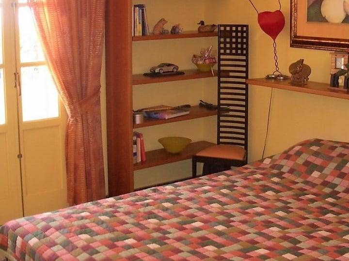 4 makuuhuone Huvila myytävänä paikassa Estepona mukana uima-altaan - 690 000 € (Ref: 10001408)