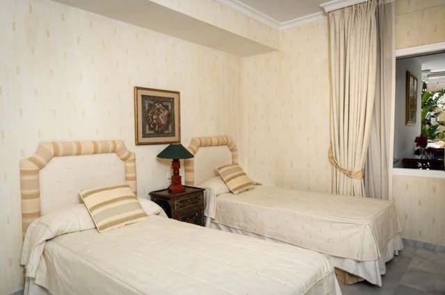 3 quarto Apartamento para venda em Marbella com piscina garagem - 770 000 € (Ref: 10001410)