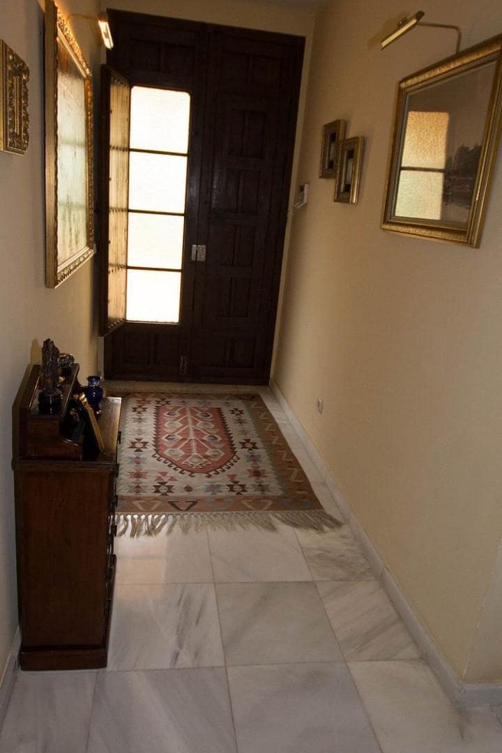 3 slaapkamer Villa te koop in Marbella met zwembad - € 775.000 (Ref: 10001412)
