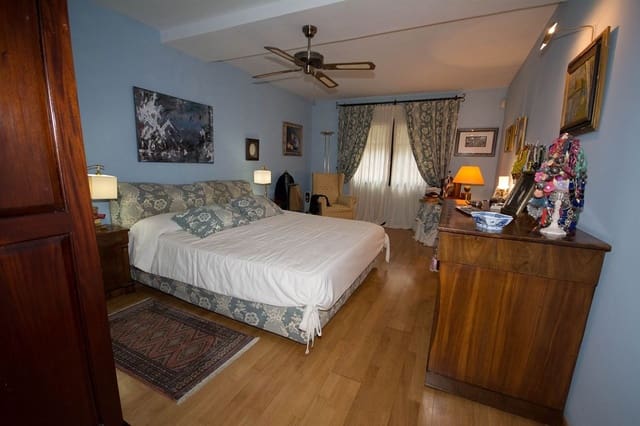 3 slaapkamer Villa te koop in Marbella met zwembad - € 775.000 (Ref: 10001412)
