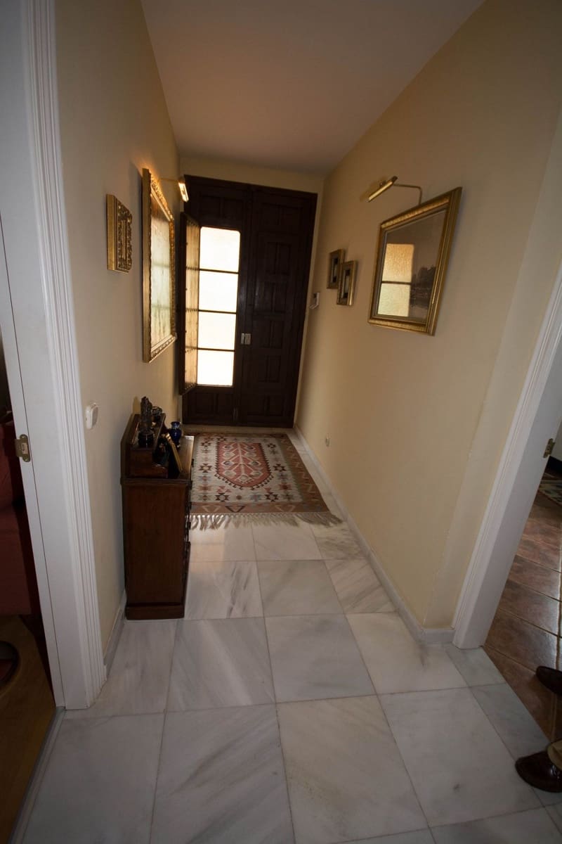 3 slaapkamer Villa te koop in Marbella met zwembad - € 775.000 (Ref: 10001412)