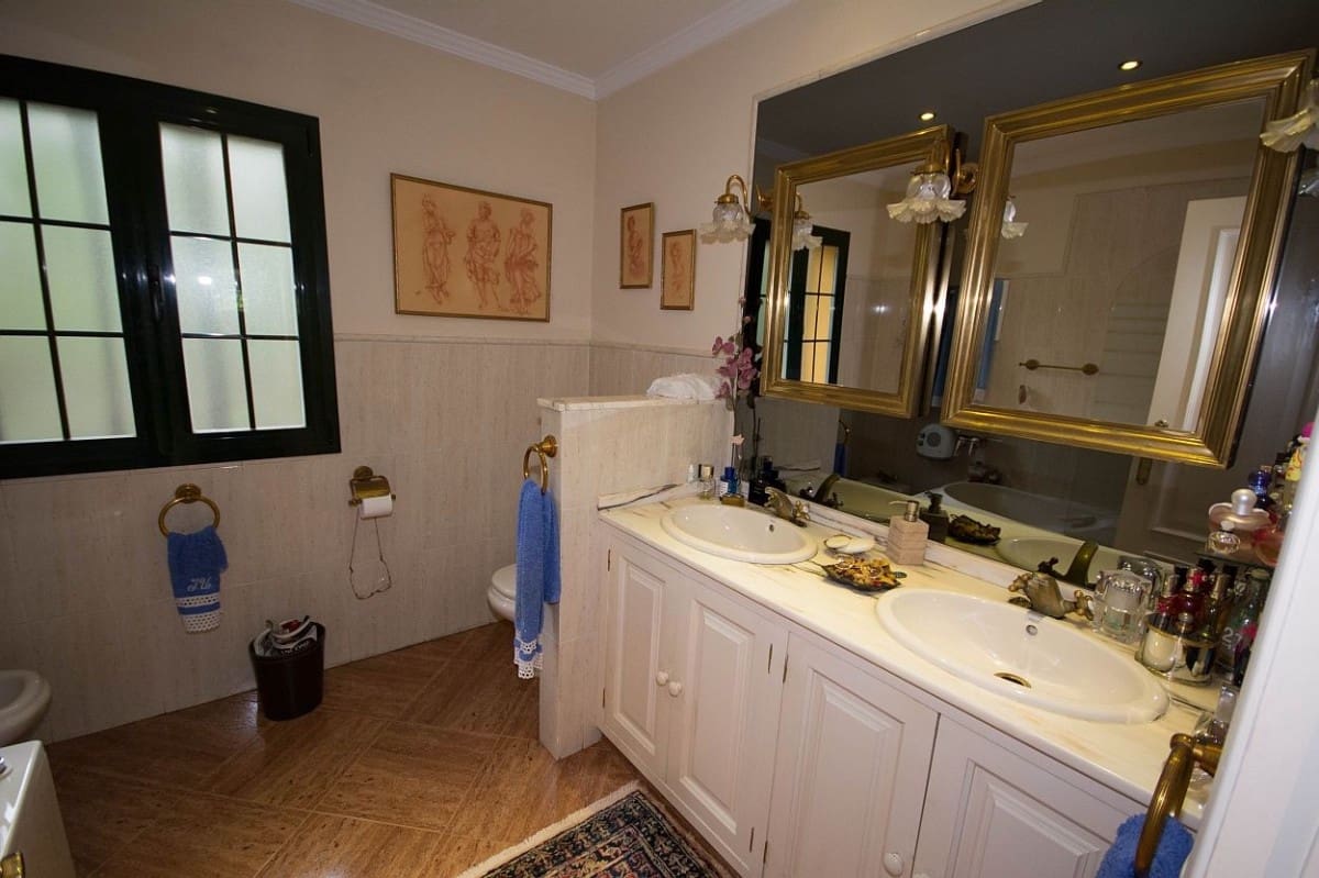 3 slaapkamer Villa te koop in Marbella met zwembad - € 775.000 (Ref: 10001412)