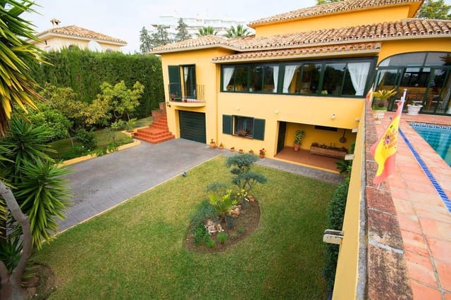 3 slaapkamer Villa te koop in Marbella met zwembad - € 775.000 (Ref: 10001412)