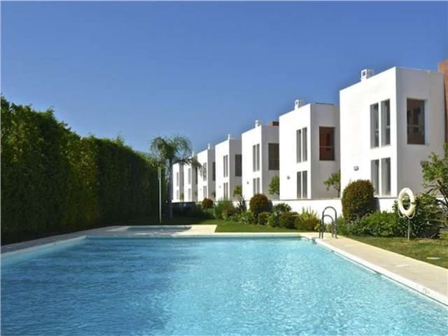 3 slaapkamer Huis te koop in Marbella met zwembad garage - € 699.000 (Ref: 10001416)