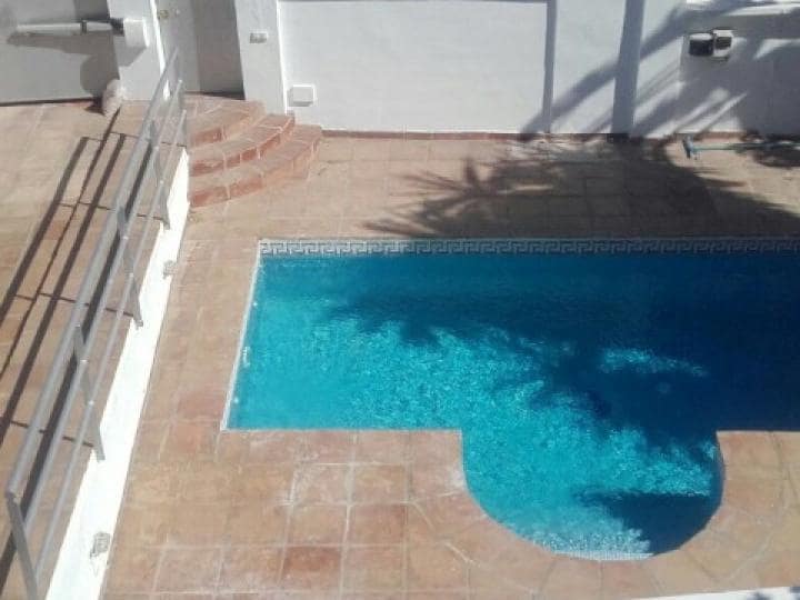3 soveværelse Villa til salg i Marbella med swimmingpool - € 729.500 (Ref: 10001417)