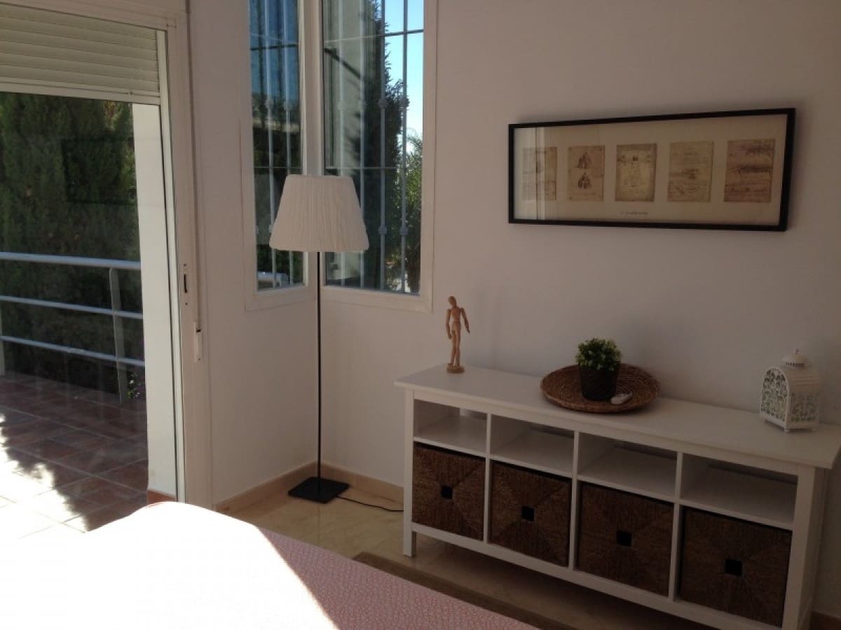 3 soveværelse Villa til salg i Marbella med swimmingpool - € 729.500 (Ref: 10001417)