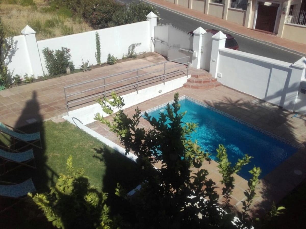 3 soveværelse Villa til salg i Marbella med swimmingpool - € 729.500 (Ref: 10001417)