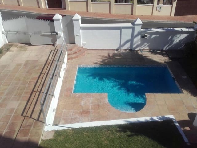 3 soveværelse Villa til salg i Marbella med swimmingpool - € 729.500 (Ref: 10001417)