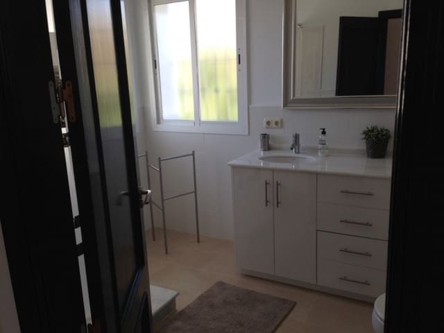 3 soveværelse Villa til salg i Marbella med swimmingpool - € 729.500 (Ref: 10001417)