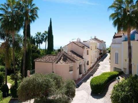 4 sypialnia Dom na sprzedaż w Marbella z basenem - 725 000 € (Ref: 10001418)