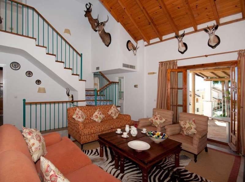 4 sypialnia Dom na sprzedaż w Marbella z basenem - 725 000 € (Ref: 10001418)