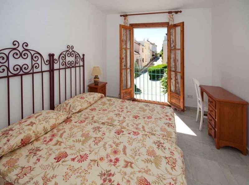 4 sypialnia Dom na sprzedaż w Marbella z basenem - 725 000 € (Ref: 10001418)