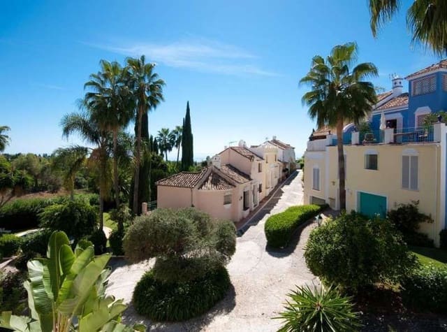 4 sypialnia Dom na sprzedaż w Marbella z basenem - 725 000 € (Ref: 10001418)
