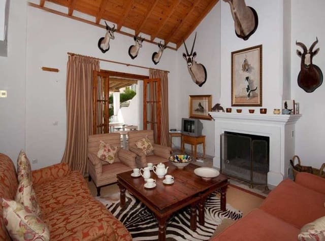 4 sypialnia Dom na sprzedaż w Marbella z basenem - 725 000 € (Ref: 10001418)