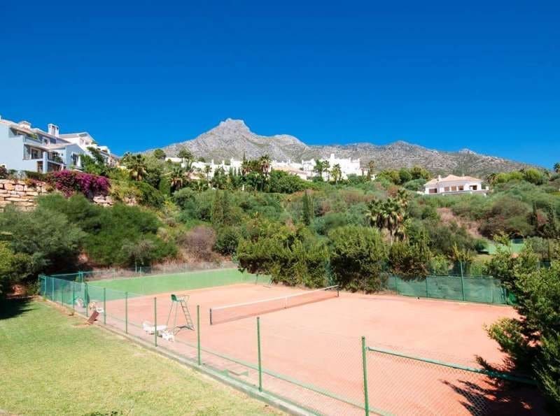 4 sypialnia Dom na sprzedaż w Marbella z basenem - 725 000 € (Ref: 10001418)