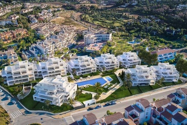 3 bedroom Penthouse for sale in El Paraiso, Estepona with pool garage - € 715,000 (Ref: 10001419)