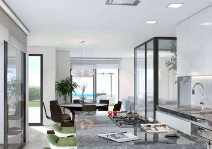 Chalet de 4 habitaciones en Estepona en venta con piscina garaje - 710.000 € (Ref: 10001420)