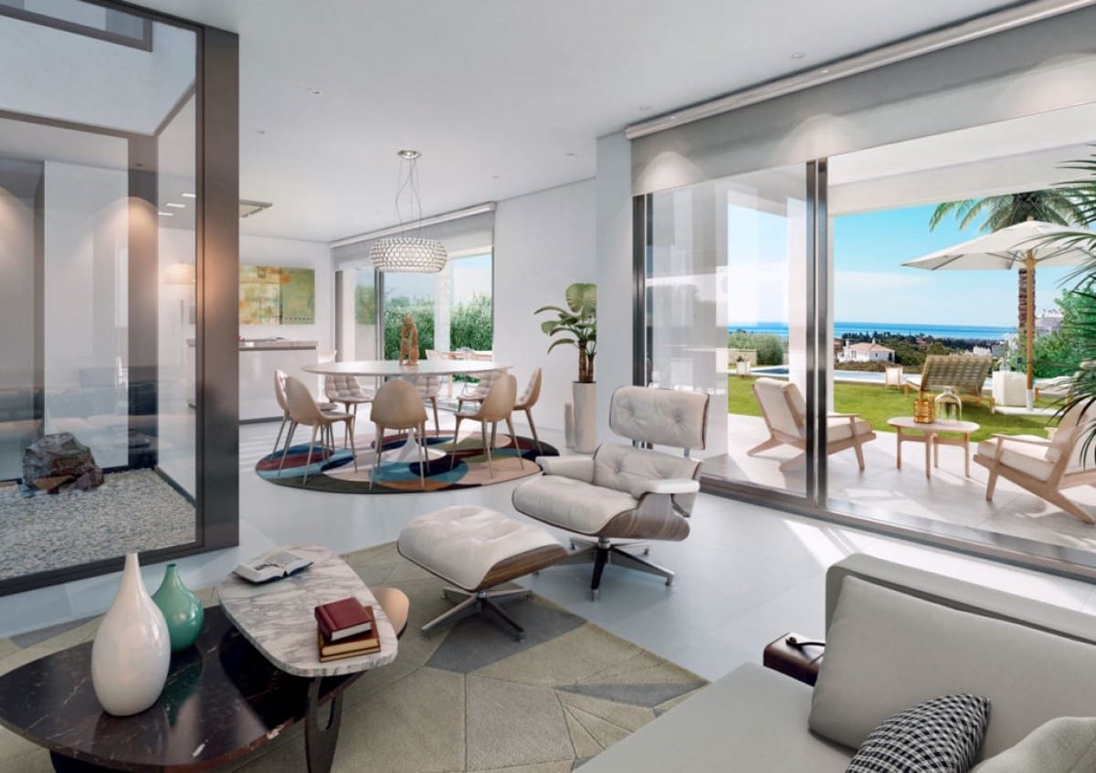 Chalet de 4 habitaciones en Estepona en venta con piscina garaje - 710.000 € (Ref: 10001420)