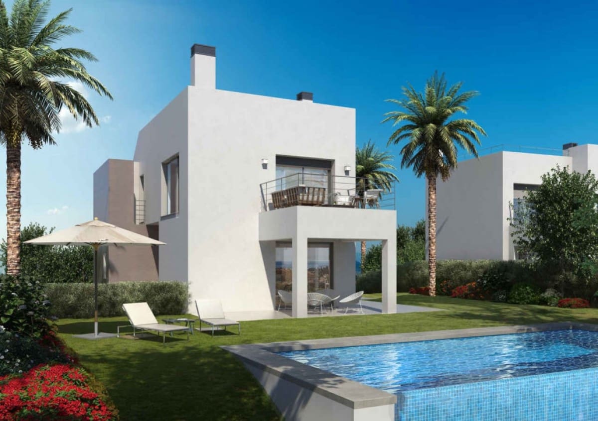 Chalet de 4 habitaciones en Estepona en venta con piscina garaje - 710.000 € (Ref: 10001420)