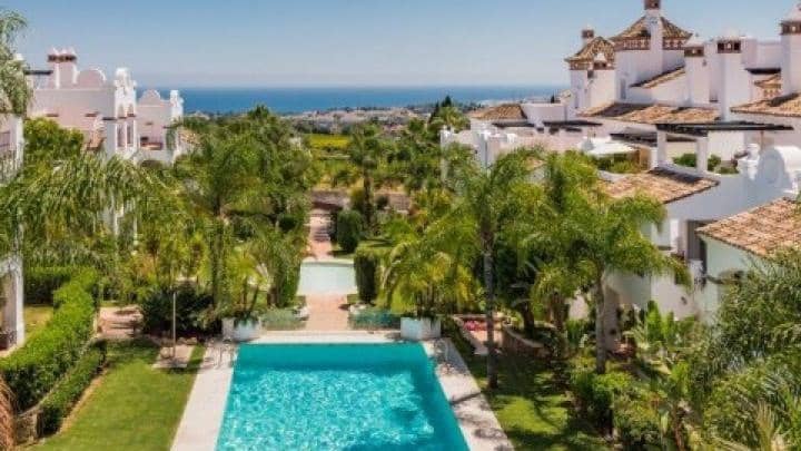 2 chambre Appartement à vendre à Marbella avec piscine garage - 380 000 € (Ref: 10001422)