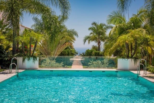 2 chambre Appartement à vendre à Marbella avec piscine garage - 380 000 € (Ref: 10001422)