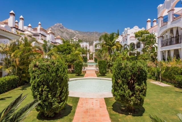 2 chambre Appartement à vendre à Marbella avec piscine garage - 380 000 € (Ref: 10001422)