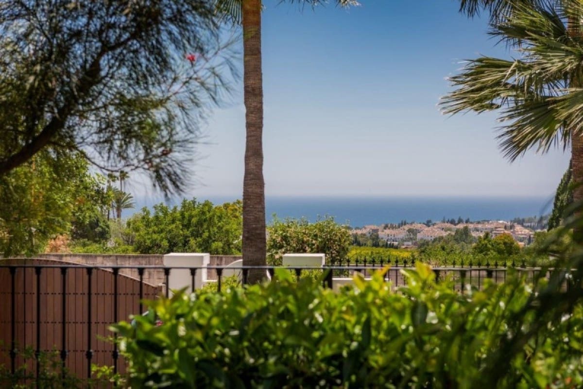 2 chambre Appartement à vendre à Marbella avec piscine garage - 380 000 € (Ref: 10001422)